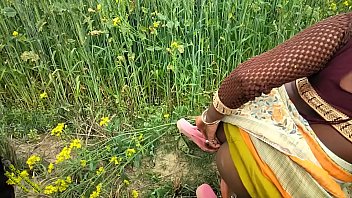 Desi Teen’s Wild Outdoor Fuck In Hindi