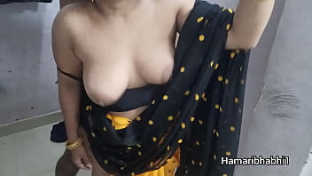 Lifting The Saree For A Raw Desi Fuck
