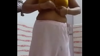Sizzling Deshi Indian Aunty