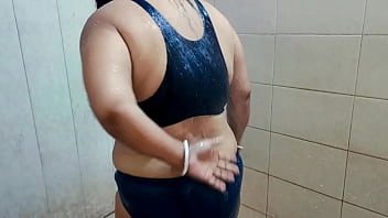 Unleashed And Uncovered: My Newlywed Desi Bhabi’s Steamy Solo Bath