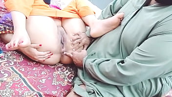 Pakistani Housewife Settles Her Monthly Bills By Offering Up Her Tight Asshole – Filthy Hindi Dirty Talk