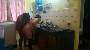 Big Bengali Bhabhi’s Juicy Ass Gets Pounded Hard In The Kitchen