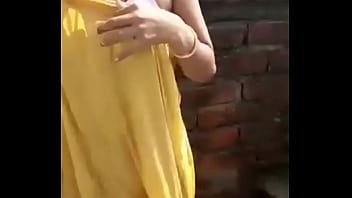 Steamy Desi Bhabhi’s Private Bath Time