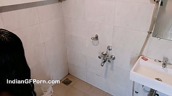 Skinny Indian Teen’s Steamy Shower Session: Fingering Her Shaved Desi Pussy With Full Hindi Moans