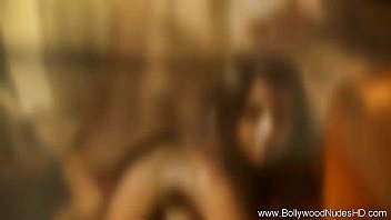 Sultry Bollywood Milf’s Irresistible Seduction