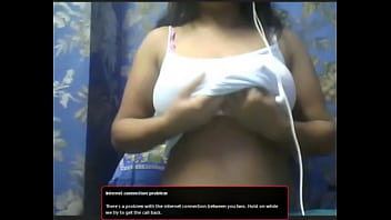 Sizzling Indian Aunty Live Cam – Hindi Boobs Show