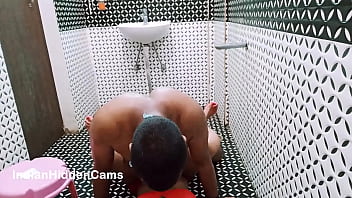 Married Indian Couple’s Steamy Vacation Shower Sex In A Cheap Desi Oyo Hotel With Hindi Dirty Talk